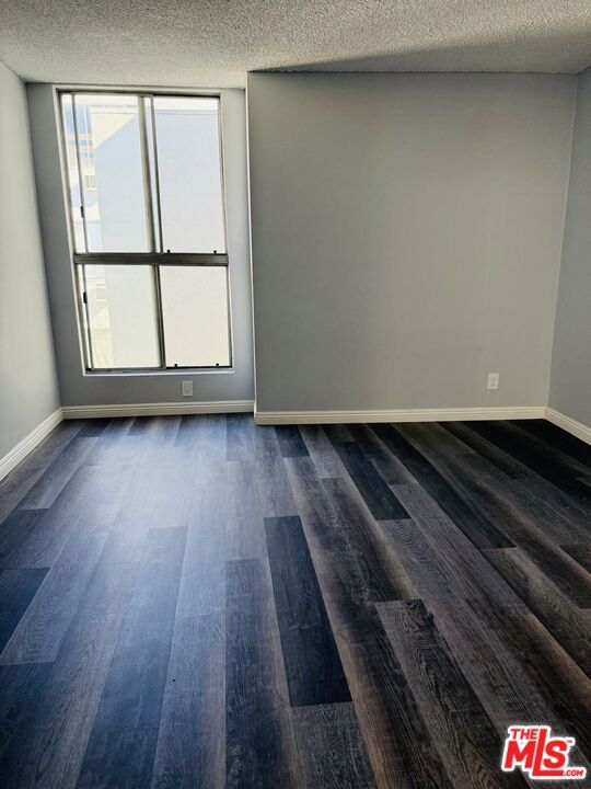 360 S Kenmore Avenue 305 Property Photo 25
