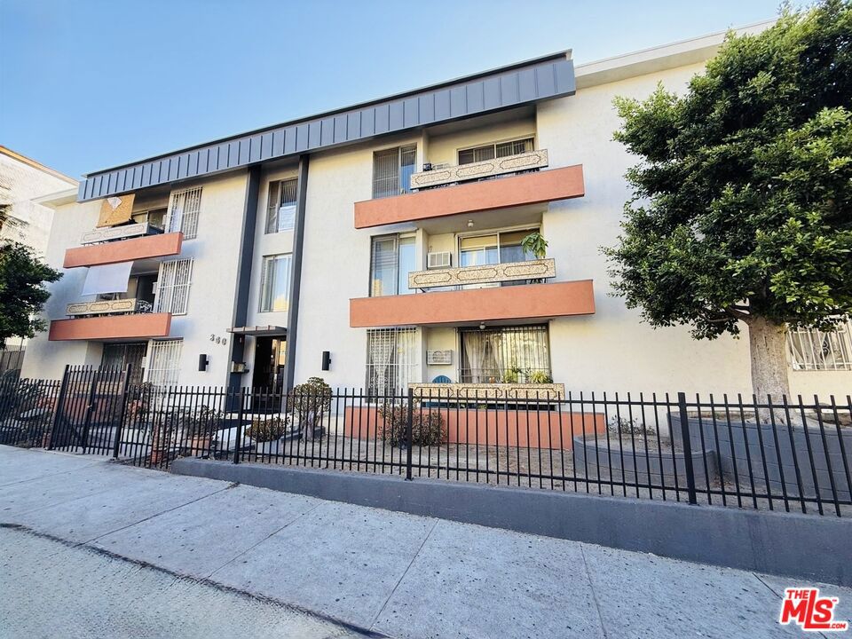 360 S Kenmore Avenue 305 Property Photo 30