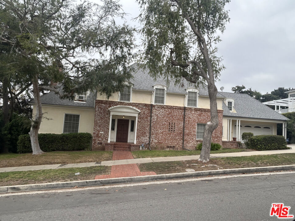 5975 S Citrus Avenue Property Photo 1