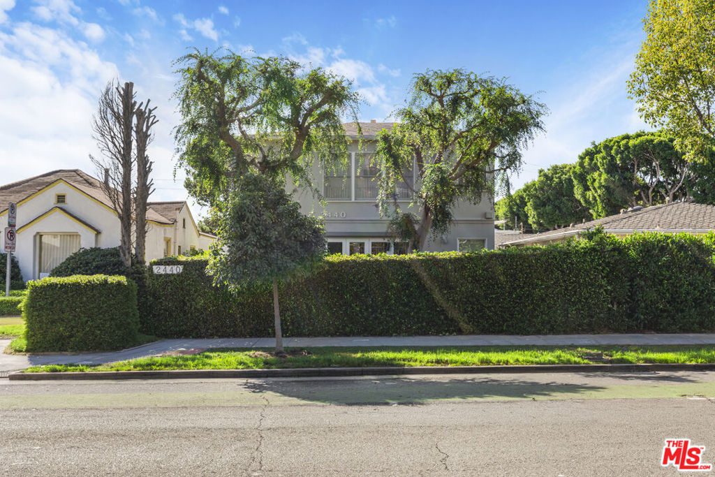 2440 Arizona Avenue Property Photo 1