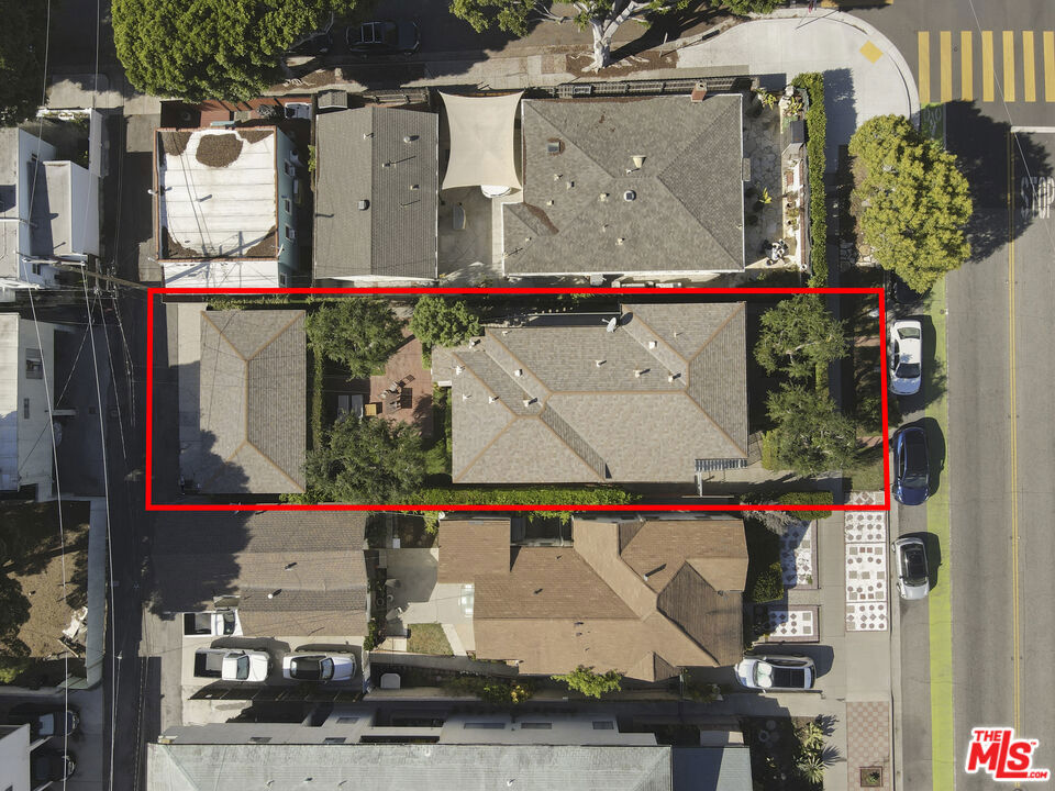 2440 Arizona Avenue Property Photo 13