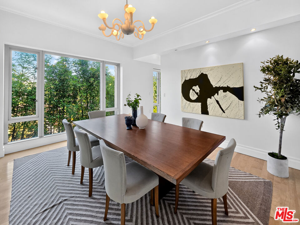 10727 Wilshire Boulevard 404 Property Photo 17