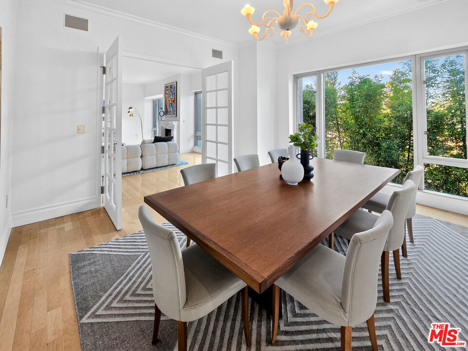 10727 Wilshire Boulevard 404 Property Photo 18