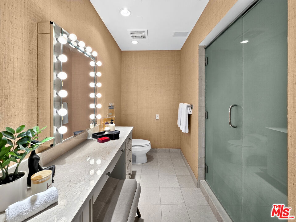 10727 Wilshire Boulevard 404 Property Photo 32
