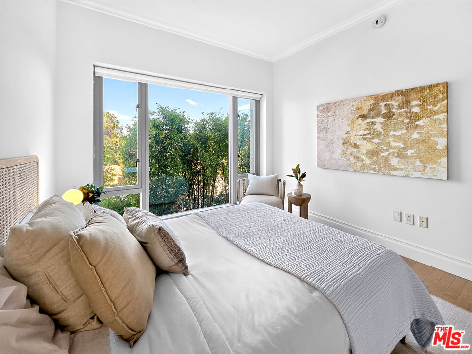 10727 Wilshire Boulevard 404 Property Photo 37