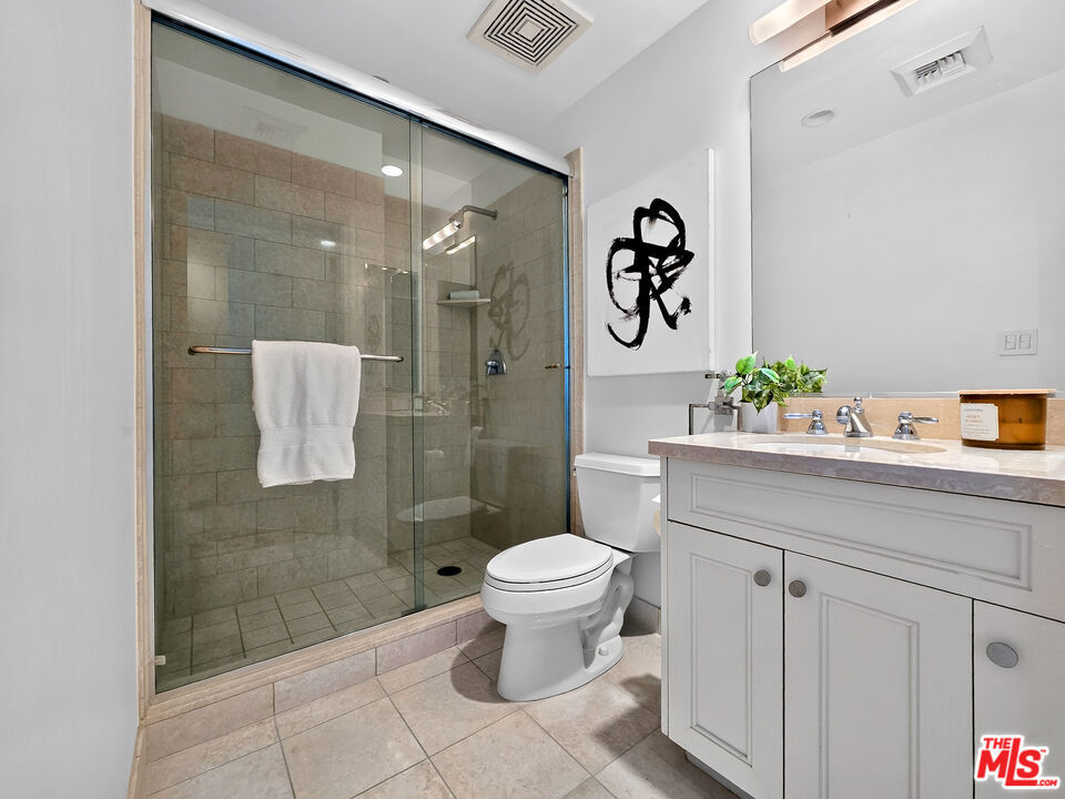 10727 Wilshire Boulevard 404 Property Photo 39