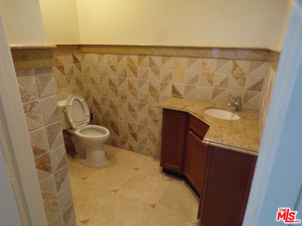 26987239 Property Photo 4