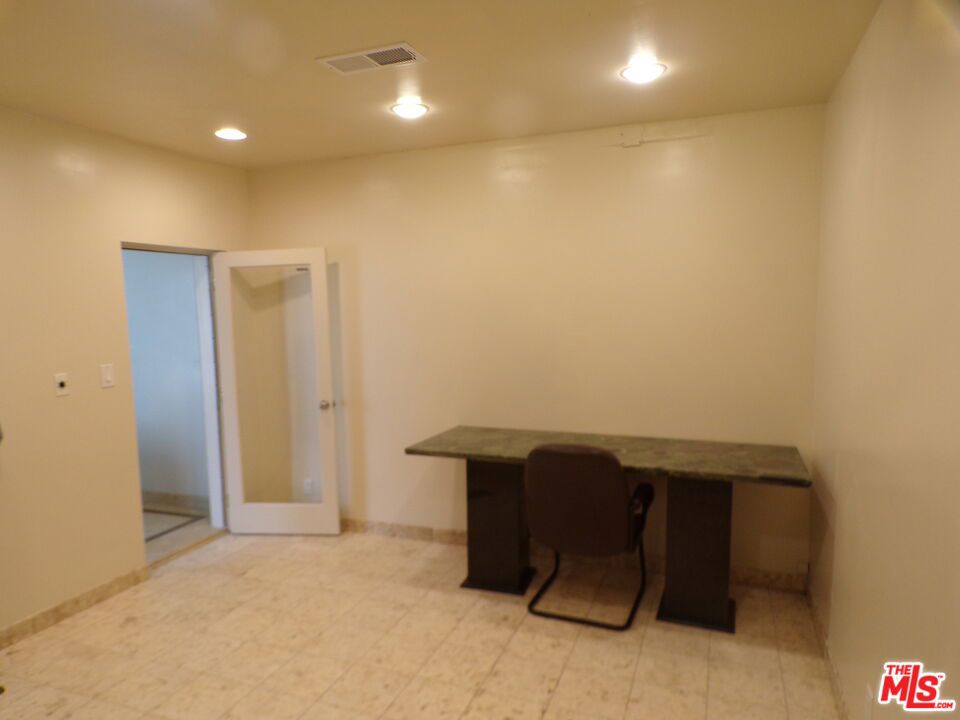 26987239 Property Photo 6