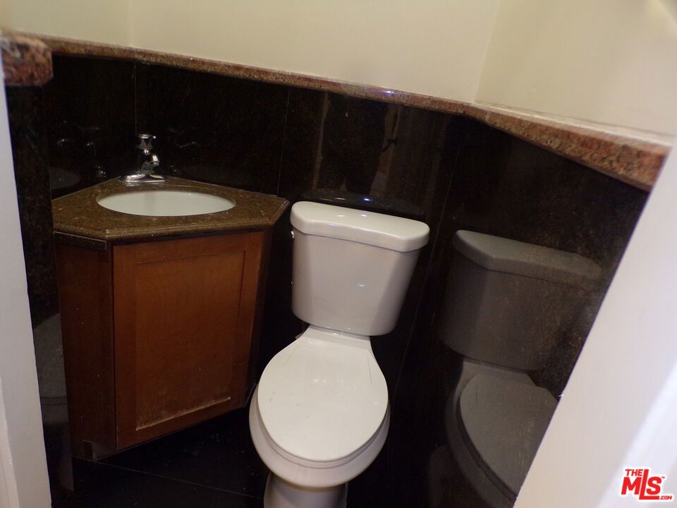 26987239 Property Photo 28