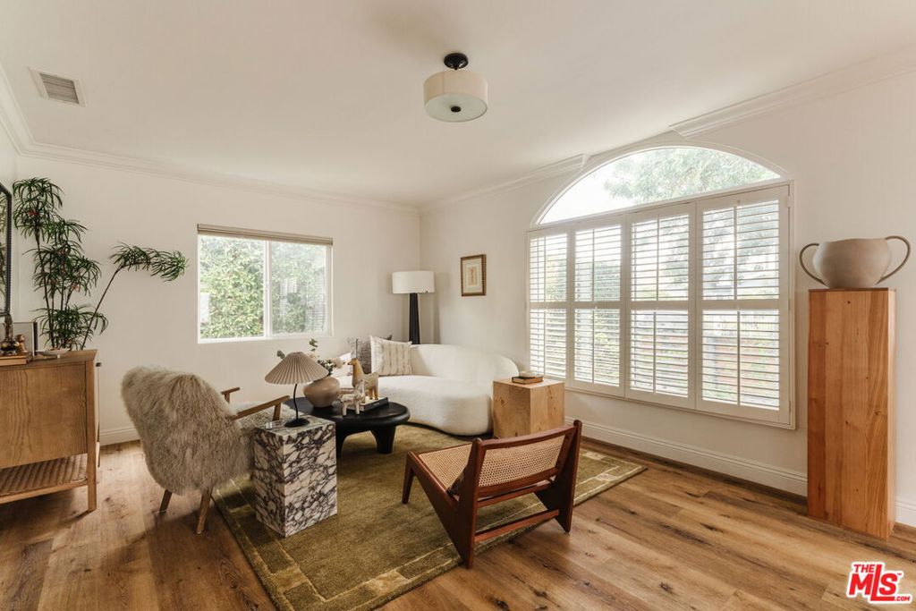 2223 Alsace Avenue Property Photo 10