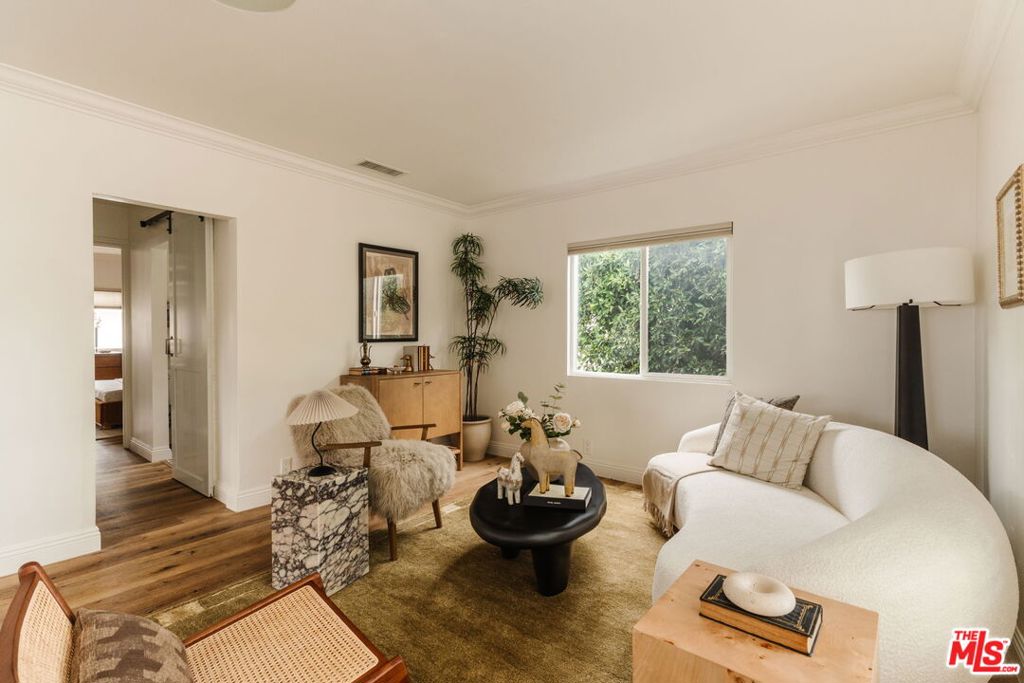 2223 Alsace Avenue Property Photo 12