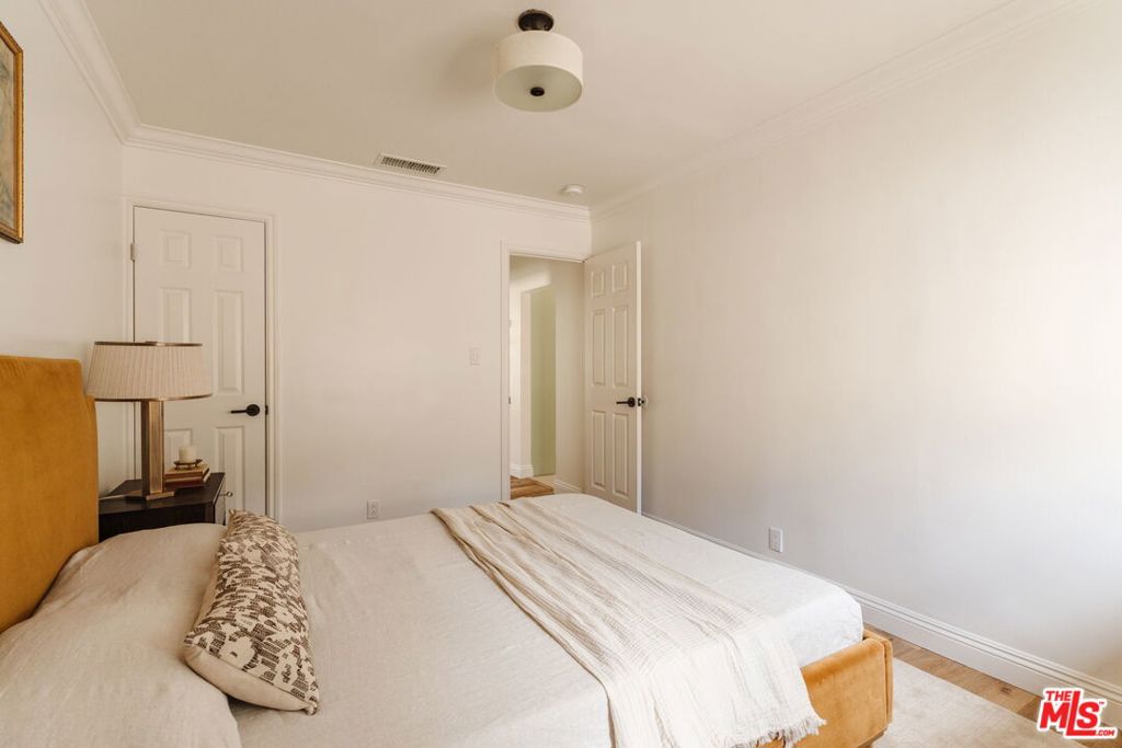 2223 Alsace Avenue Property Photo 18