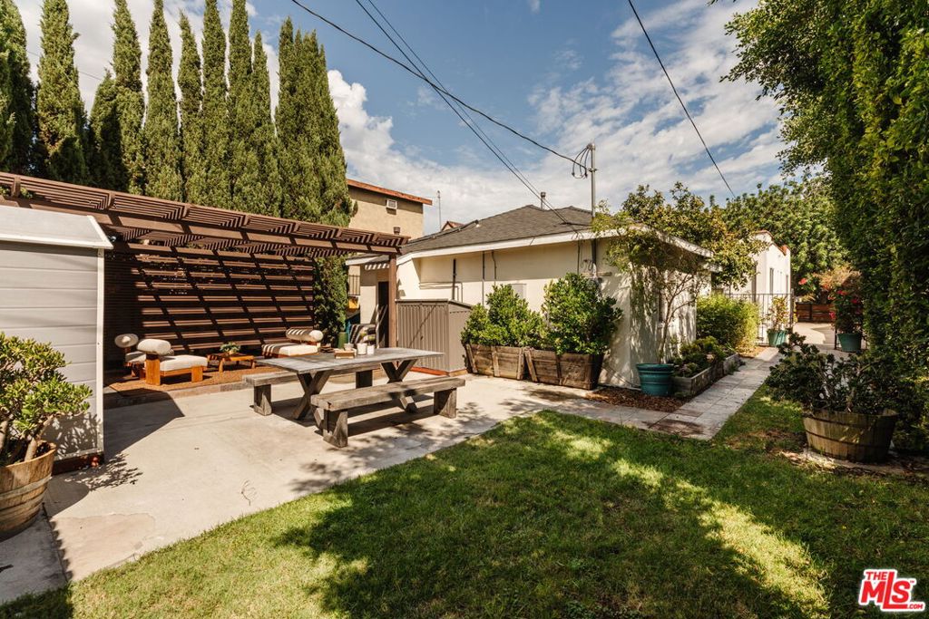 2223 Alsace Avenue Property Photo 46