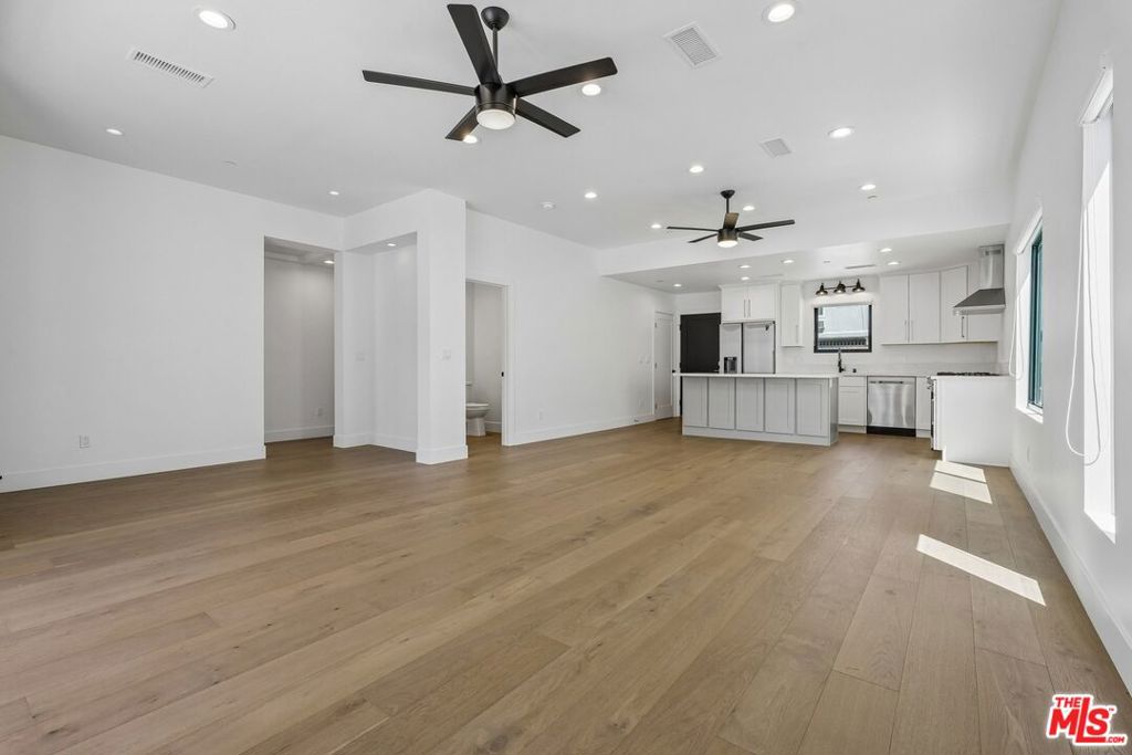 6521 Homewood Avenue Property Photo 4