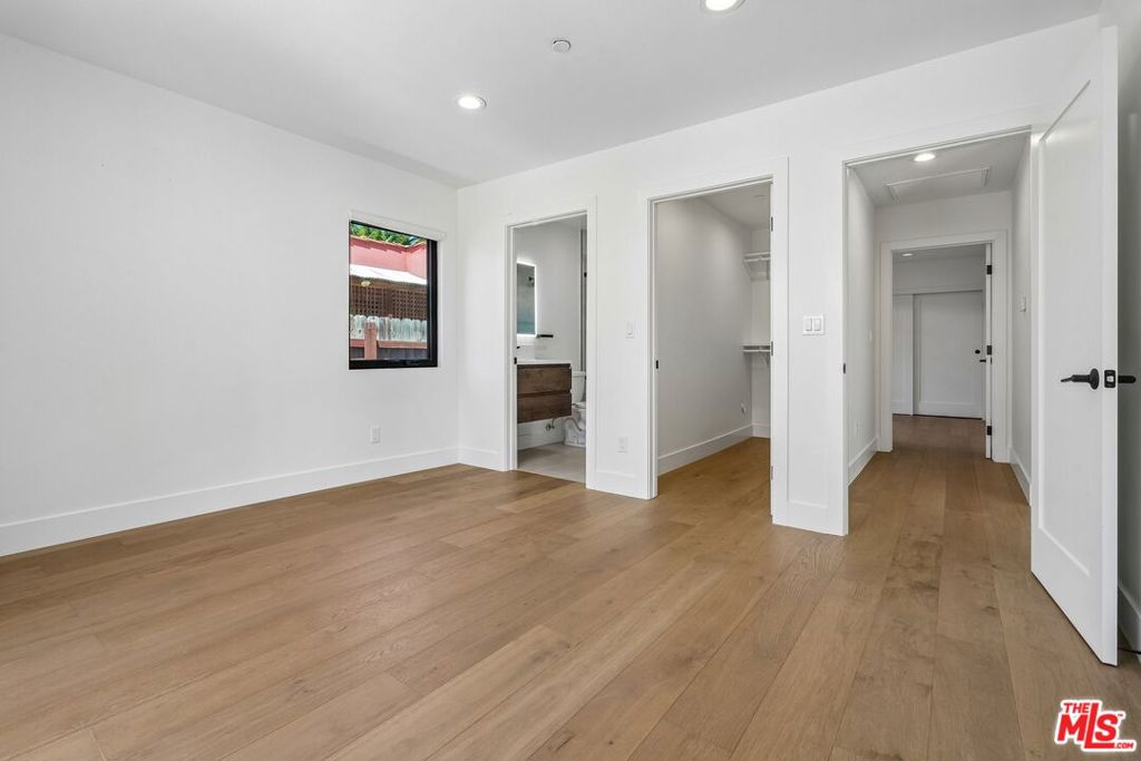 6521 Homewood Avenue Property Photo 8