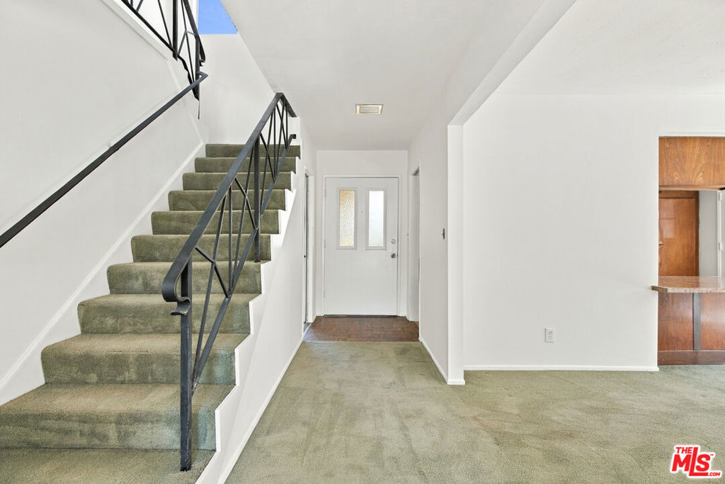 19431 Scobey Avenue Property Photo 3