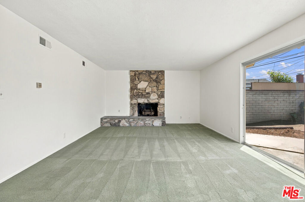 19431 Scobey Avenue Property Photo 7