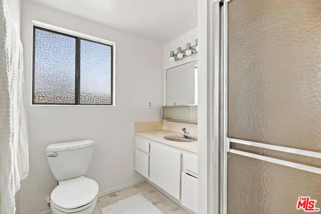19431 Scobey Avenue Property Photo 9