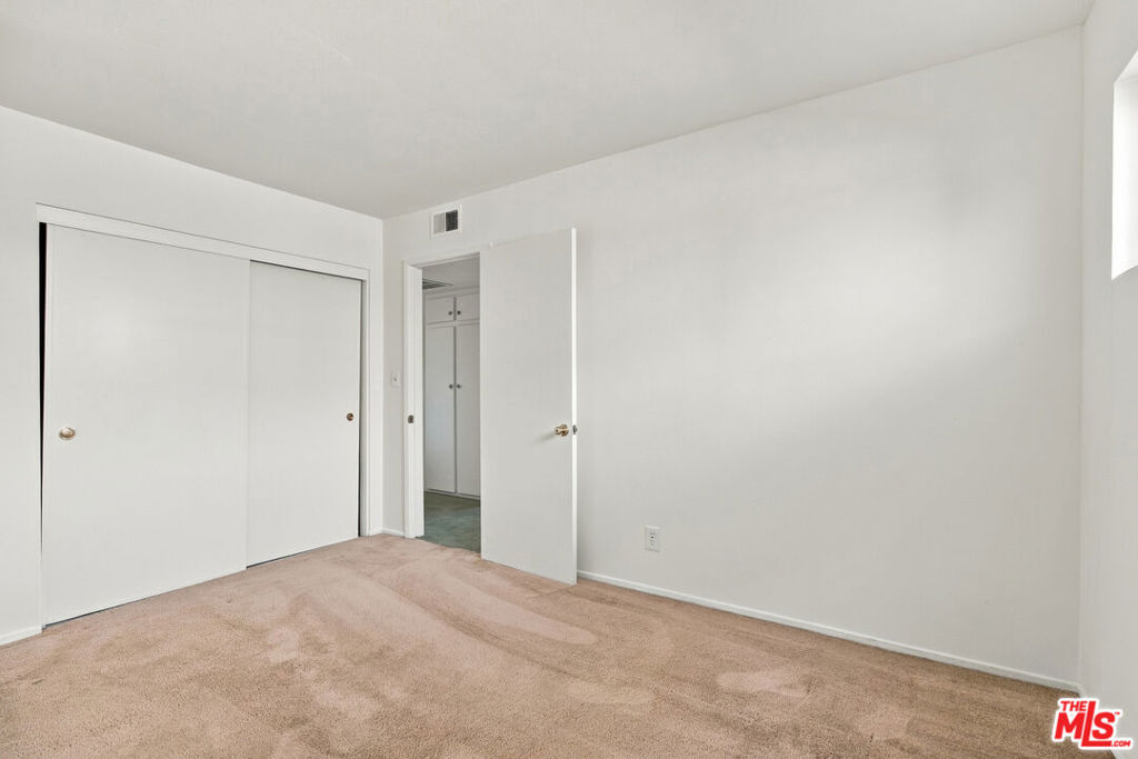 19431 Scobey Avenue Property Photo 10