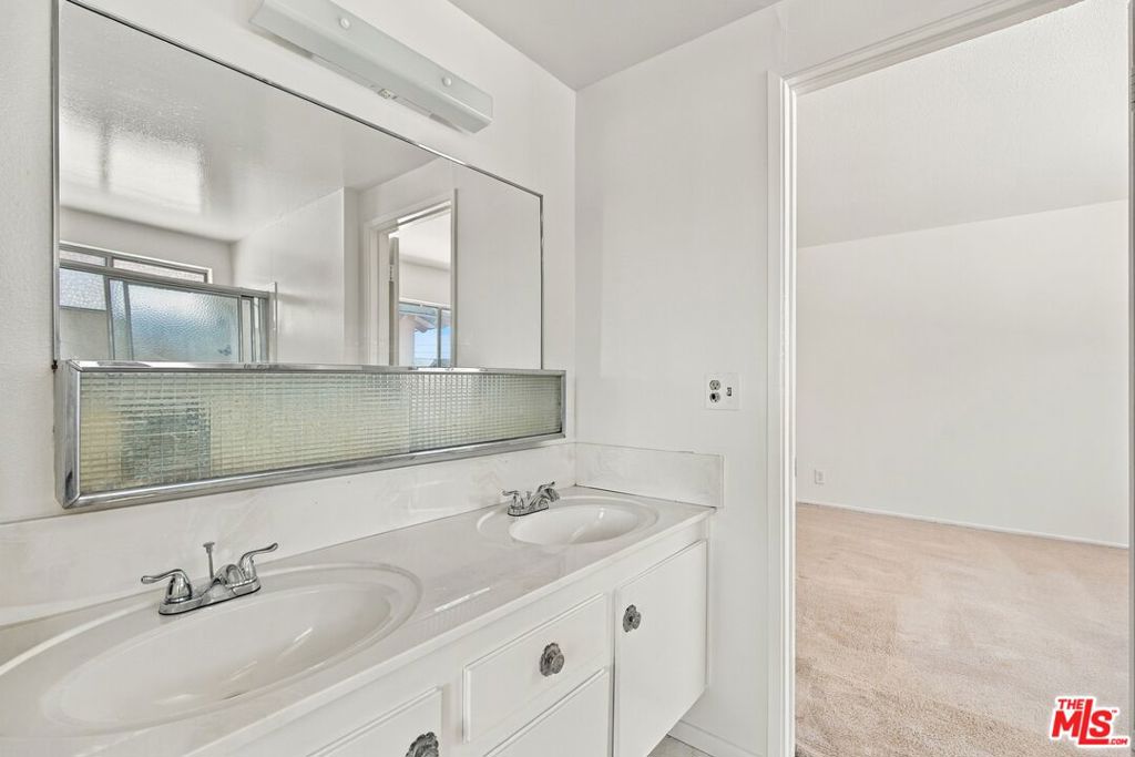 19431 Scobey Avenue Property Photo 12