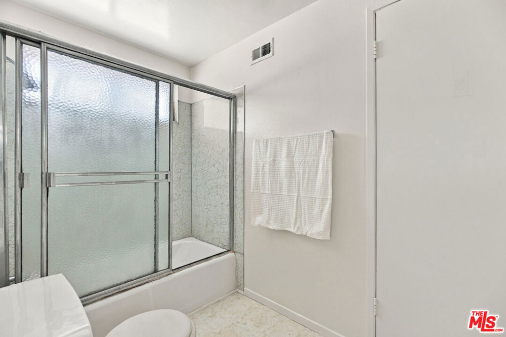 19431 Scobey Avenue Property Photo 14