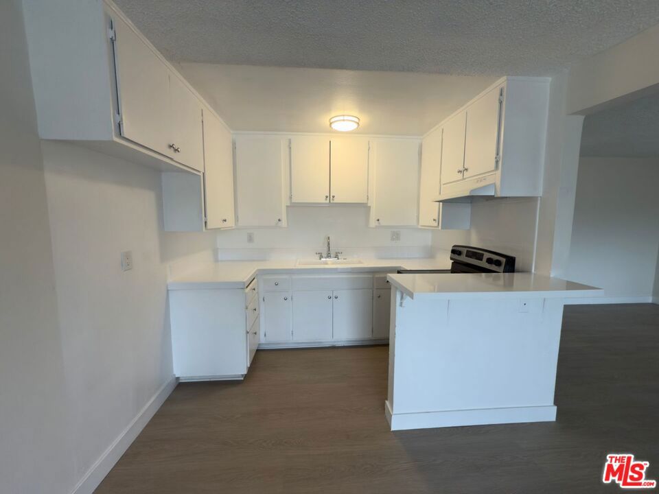 12634 Kalnor Avenue 14 Property Photo 6