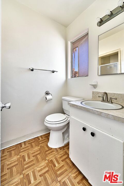 4085 W 7th Street 24 Property Photo 15