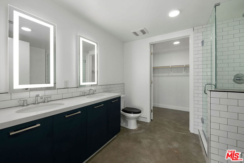 1250 N Fairfax Avenue 204 Property Photo 7