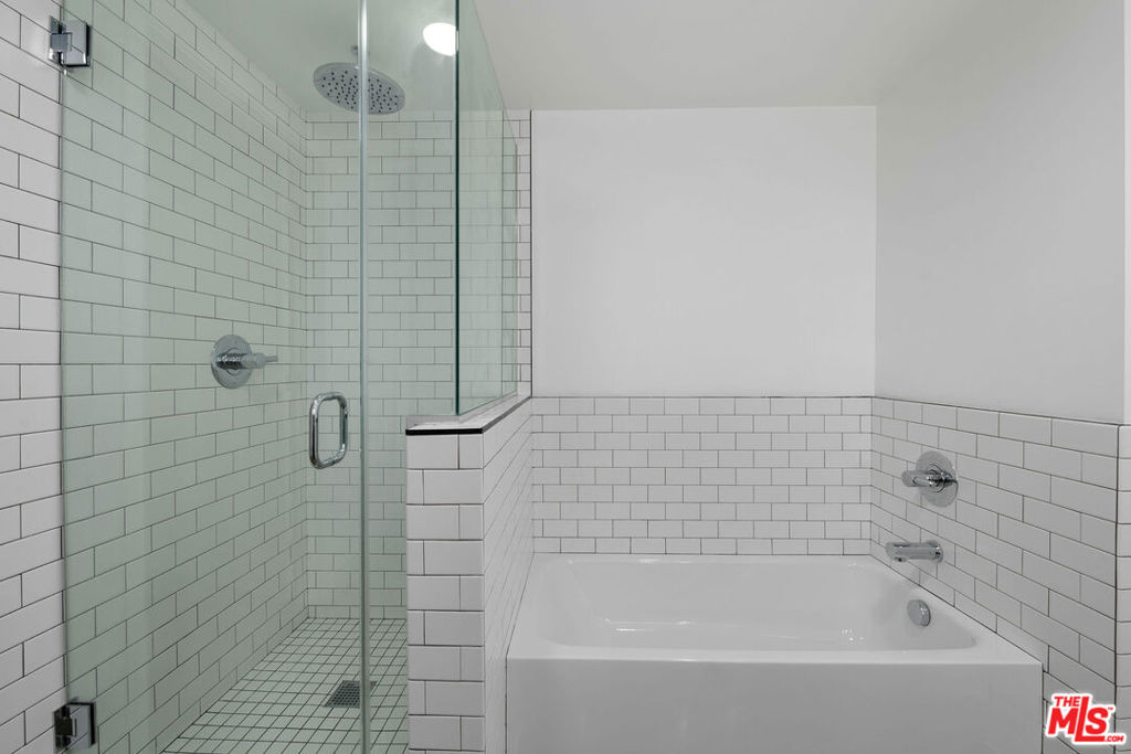 1250 N Fairfax Avenue 204 Property Photo 8