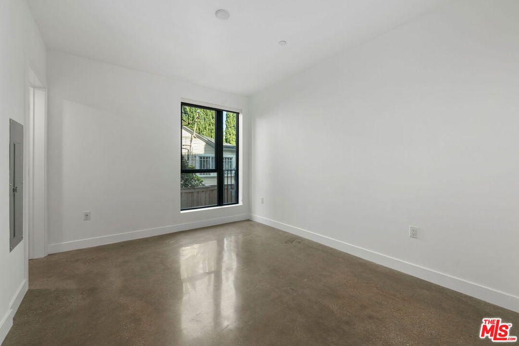 1250 N Fairfax Avenue 204 Property Photo 11