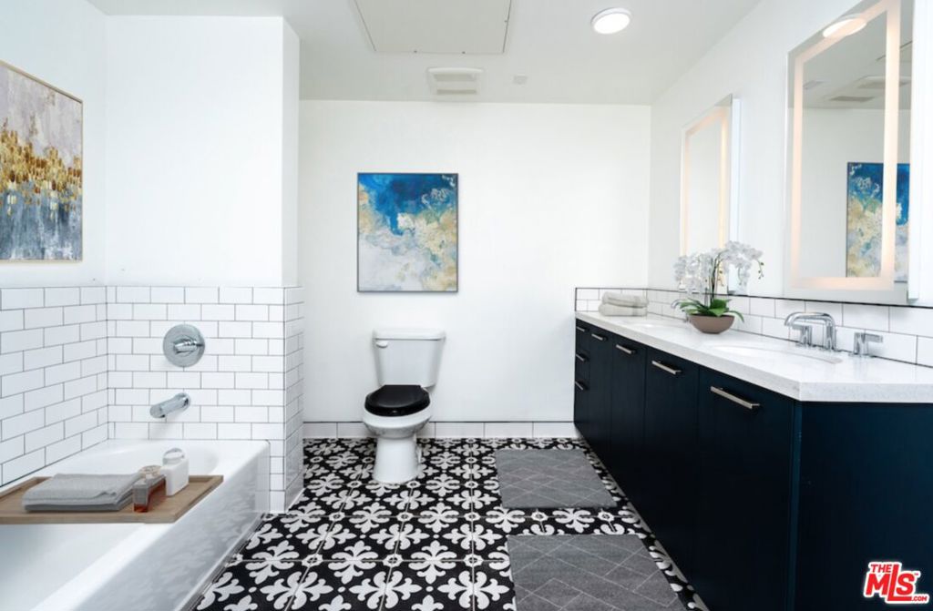 1250 N Fairfax Avenue 316 Property Photo 7