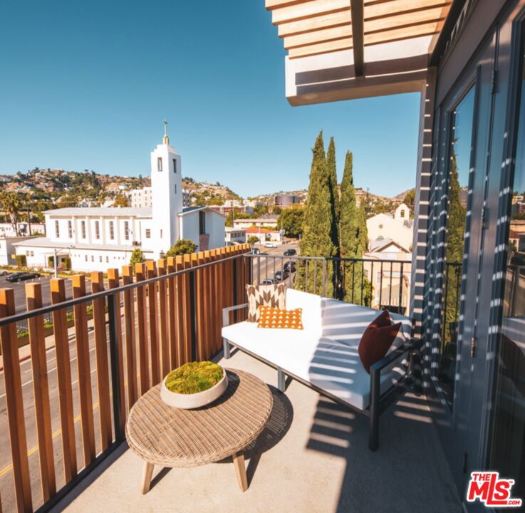 1250 N Fairfax Avenue 316 Property Photo 20