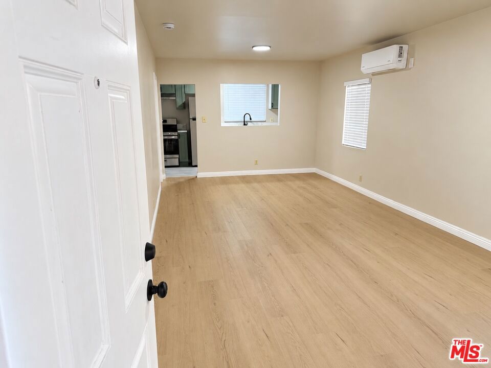 5966 1/2 Benner St Property Photo 4