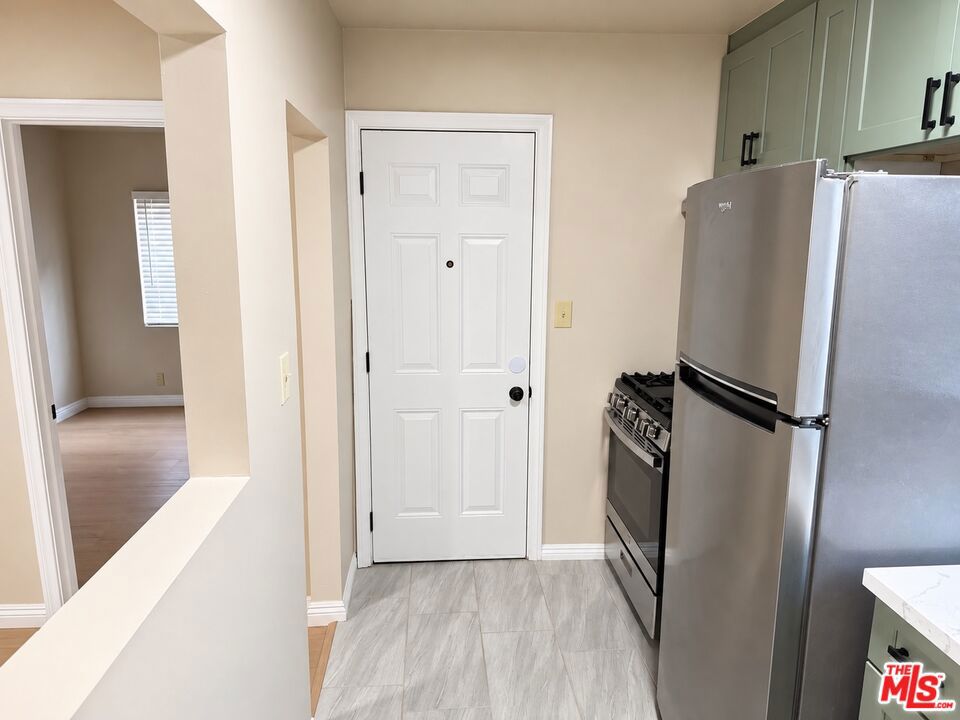 5966 1/2 Benner St Property Photo 12