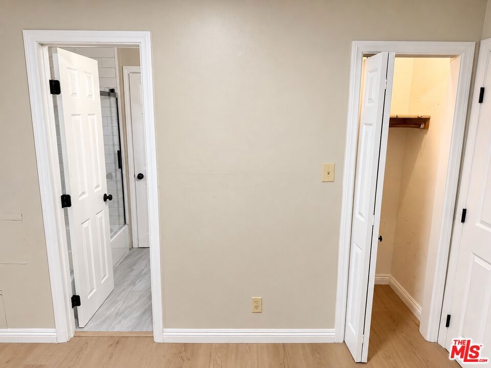 5966 1/2 Benner St Property Photo 17