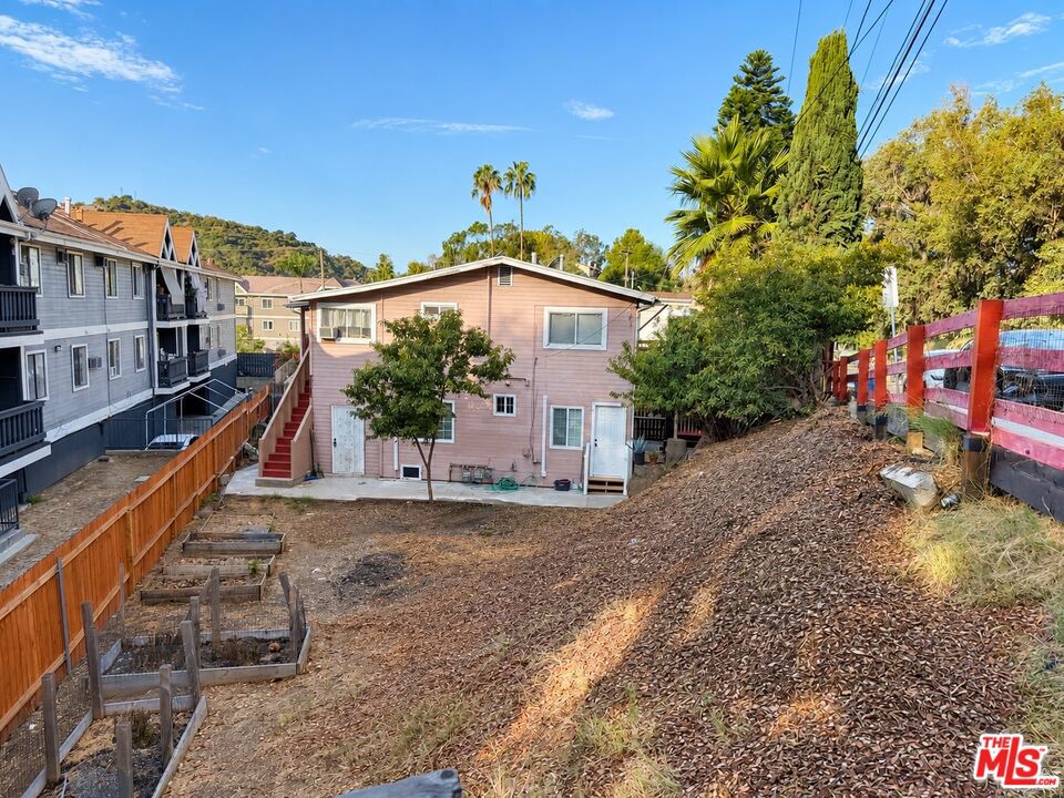 5966 1/2 Benner St Property Photo 23