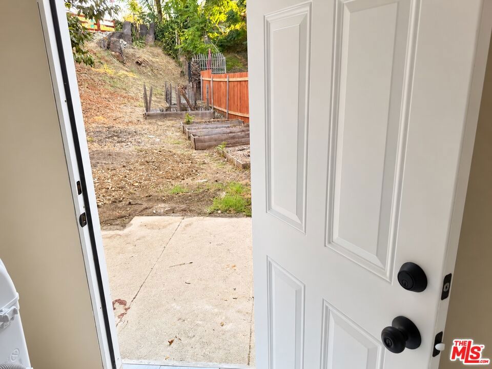 5966 1/2 Benner St Property Photo 25
