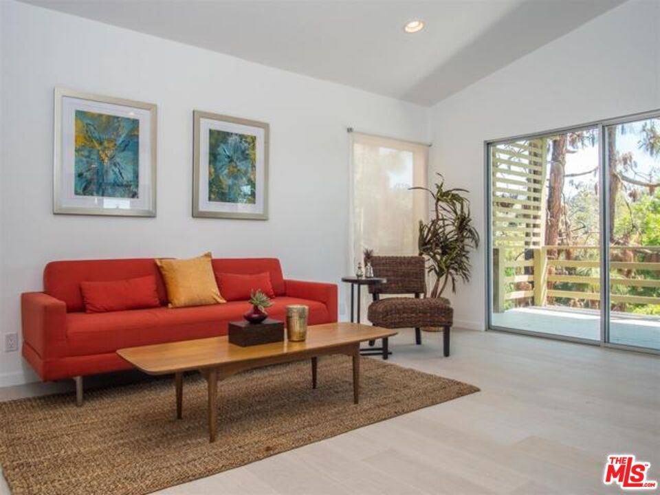 838 N Las Casas Avenue Property Photo 10
