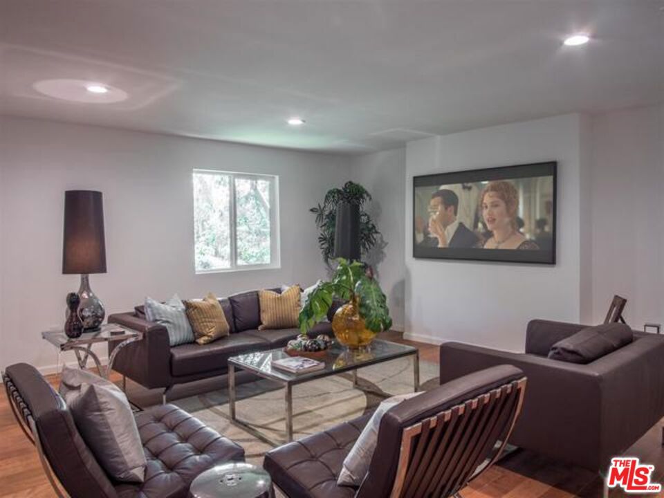 838 N Las Casas Avenue Property Photo 37