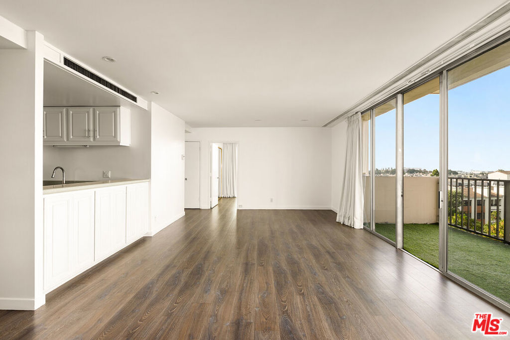 2170 Century Parkway 1109 Property Photo 3