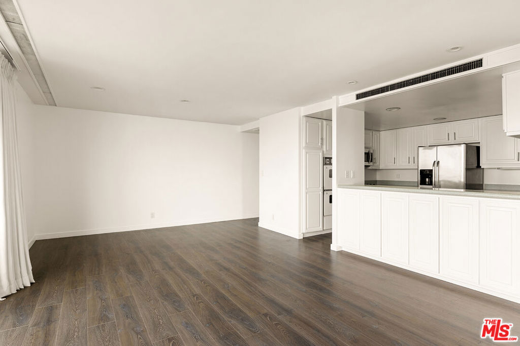 2170 Century Parkway 1109 Property Photo 4