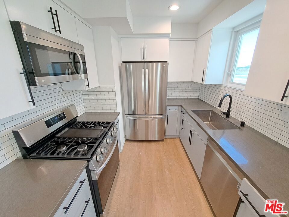 5631 Whitnall Highway Property Photo 11