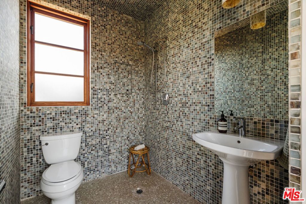931 Chautauqua Boulevard Property Photo 13