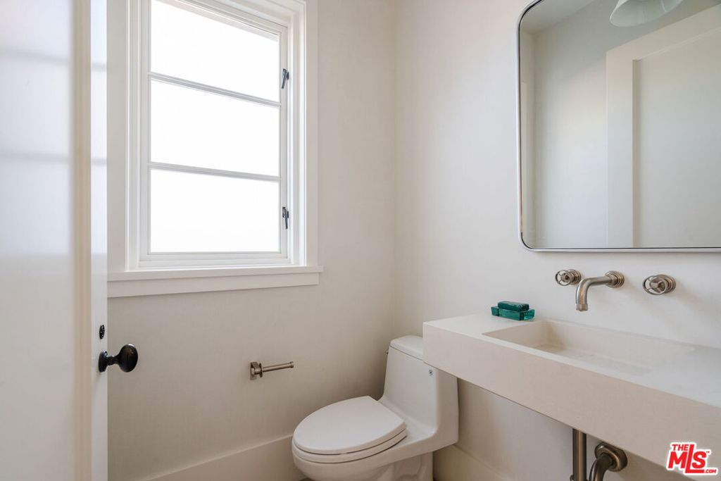 931 Chautauqua Boulevard Property Photo 15