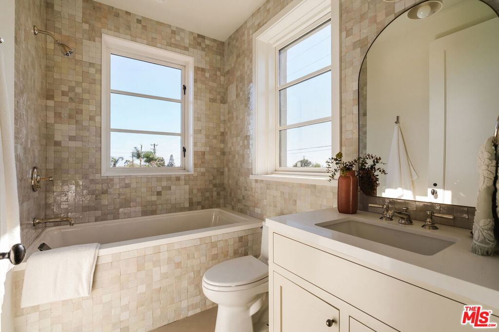 931 Chautauqua Boulevard Property Photo 30