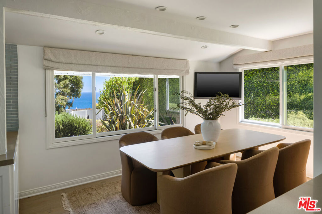 29225 Cliffside Drive Property Photo 13