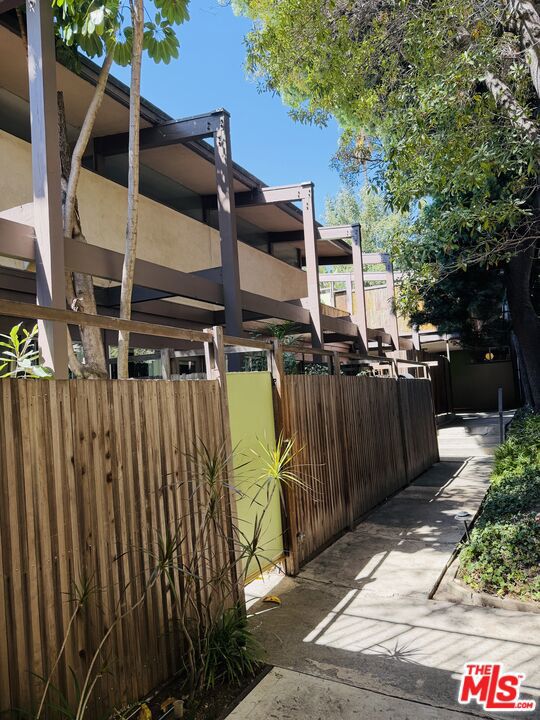 2000 Ivar Avenue #2 Property Photo 11