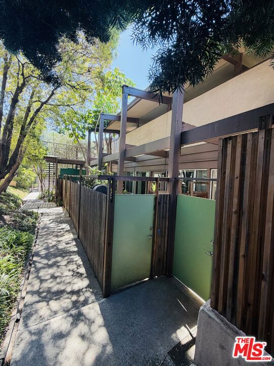 2000 Ivar Avenue #2 Property Photo 13