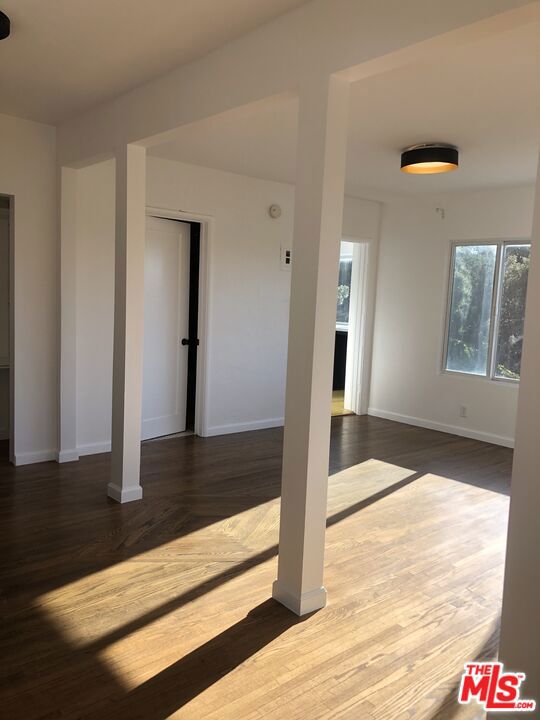 2225 1/2 Lake Shore Avenue Property Photo 1