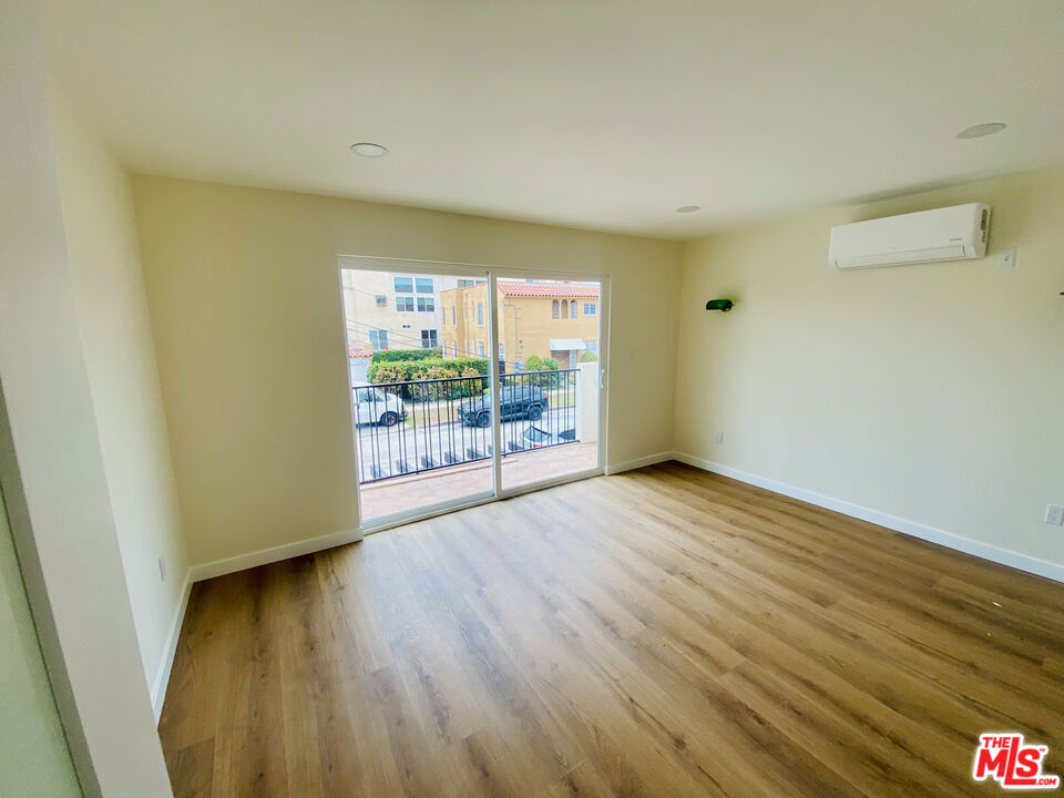 1000 S Sherbourne Drive 1010 Property Photo 9